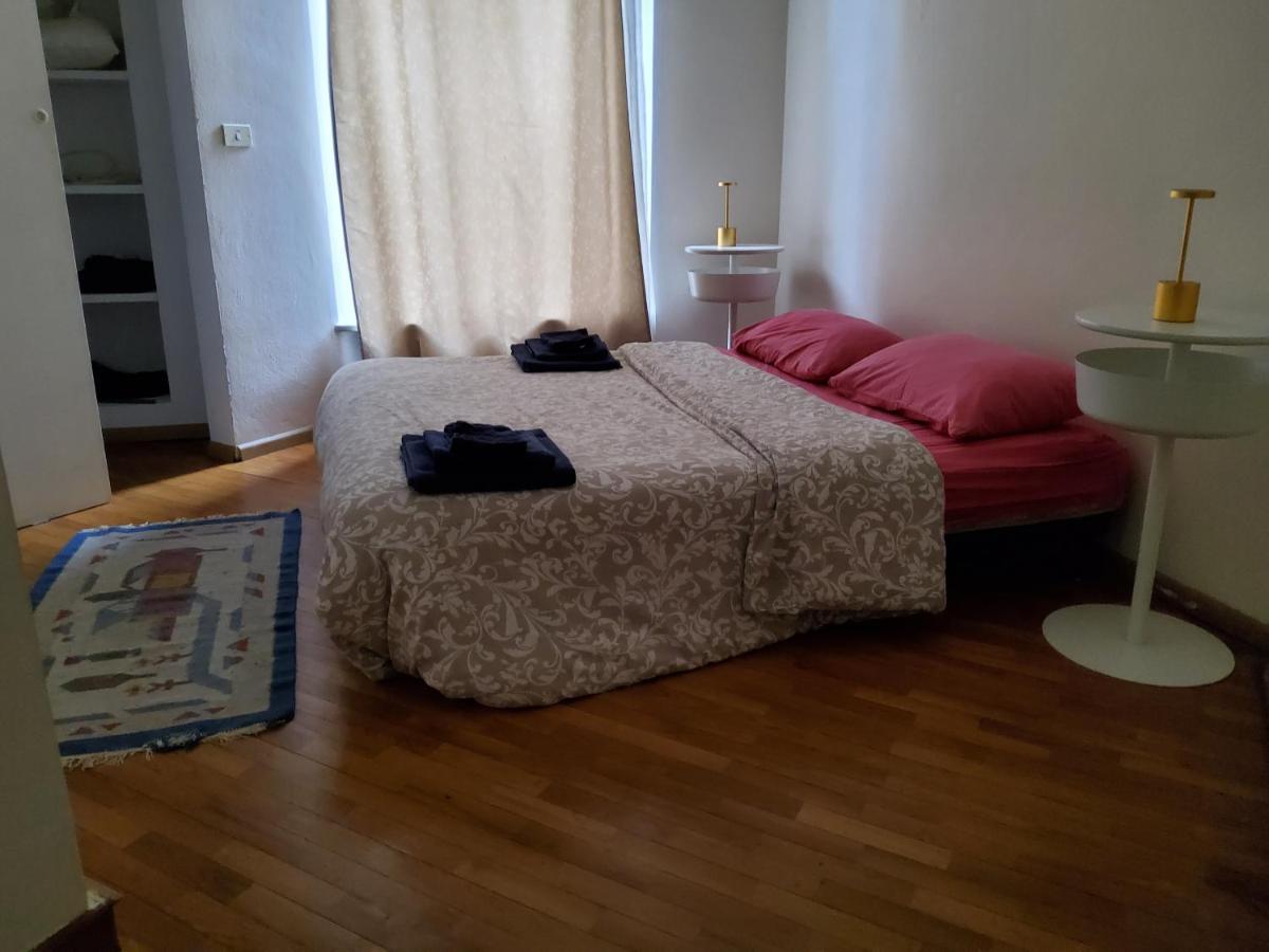 Antica Casa Oddone Appartement Asti Buitenkant foto
